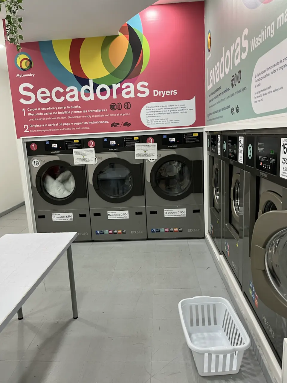 2 Calle de Santa Ángela de la Cruz, Seville