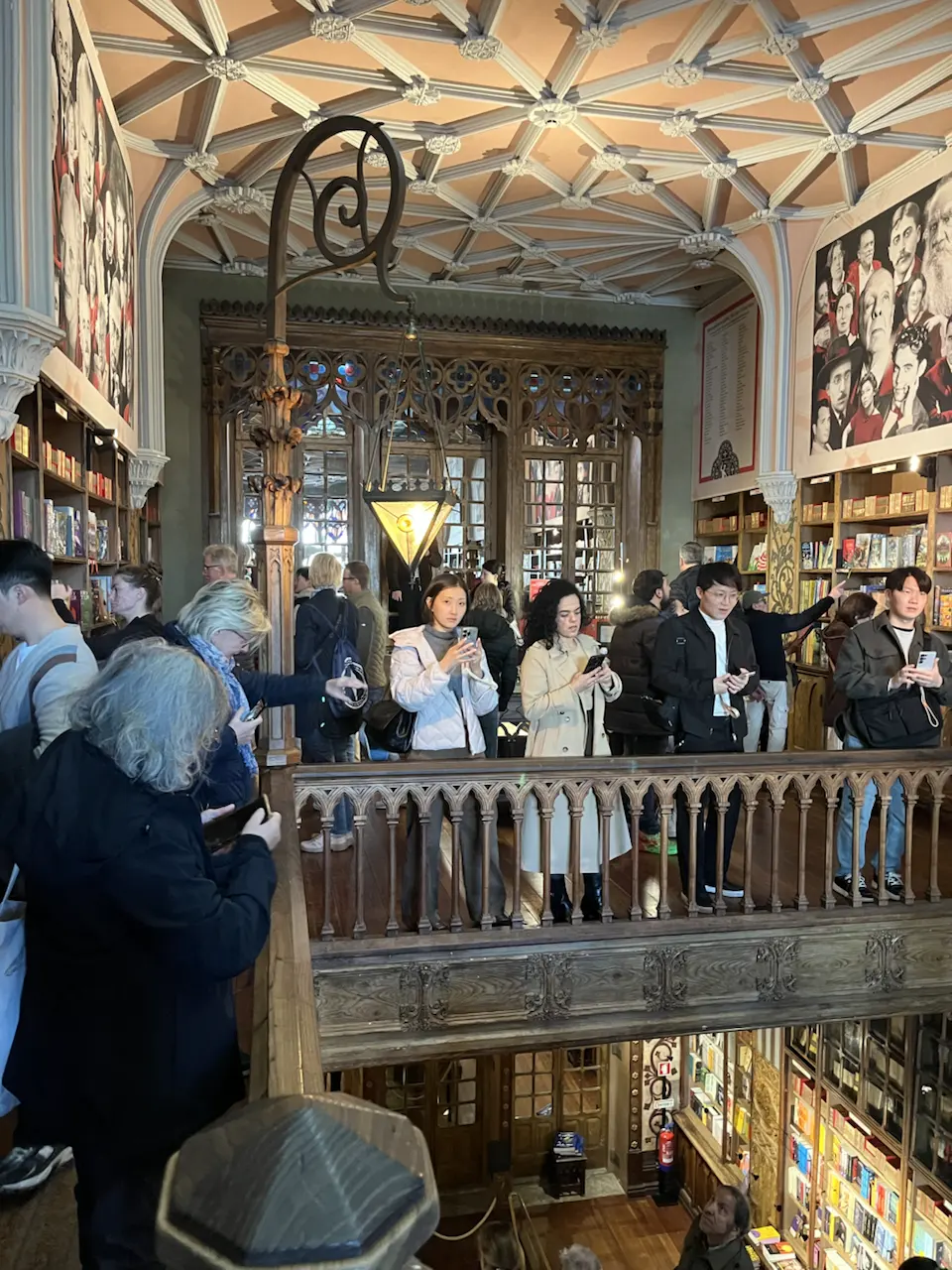 144 Rua das Carmelitas