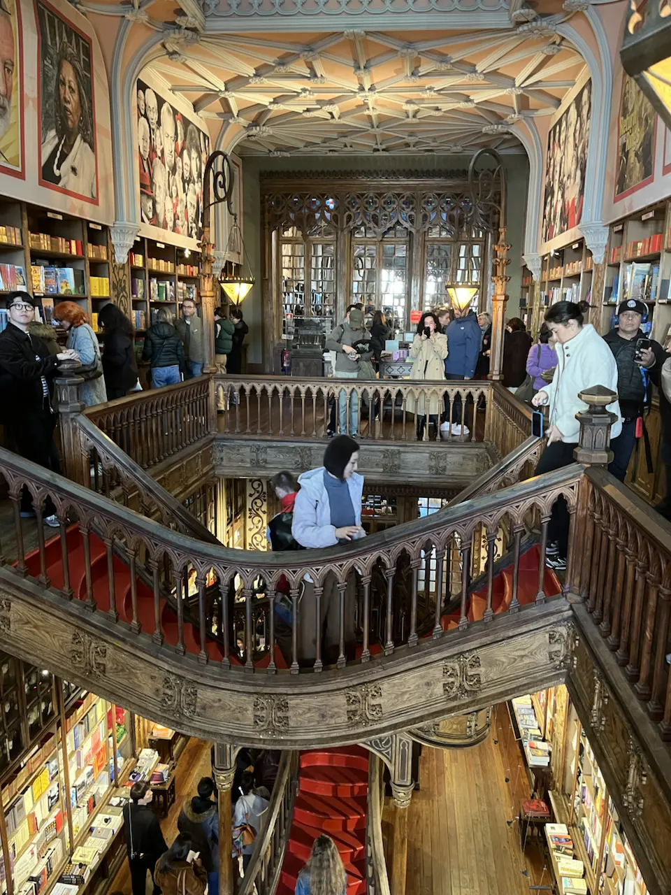 144 Rua das Carmelitas