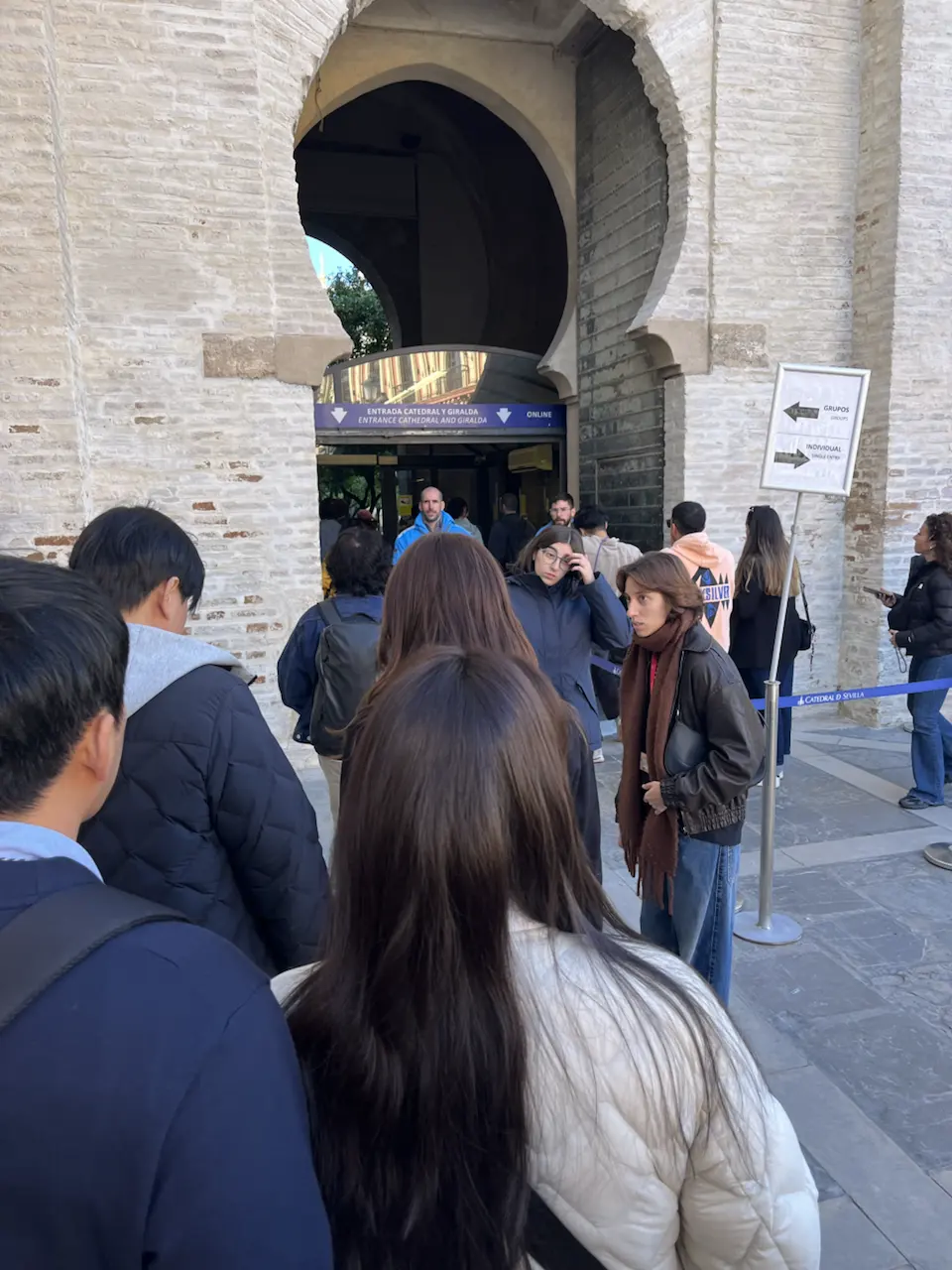 6 Plaza de la Virgen de los Reyes