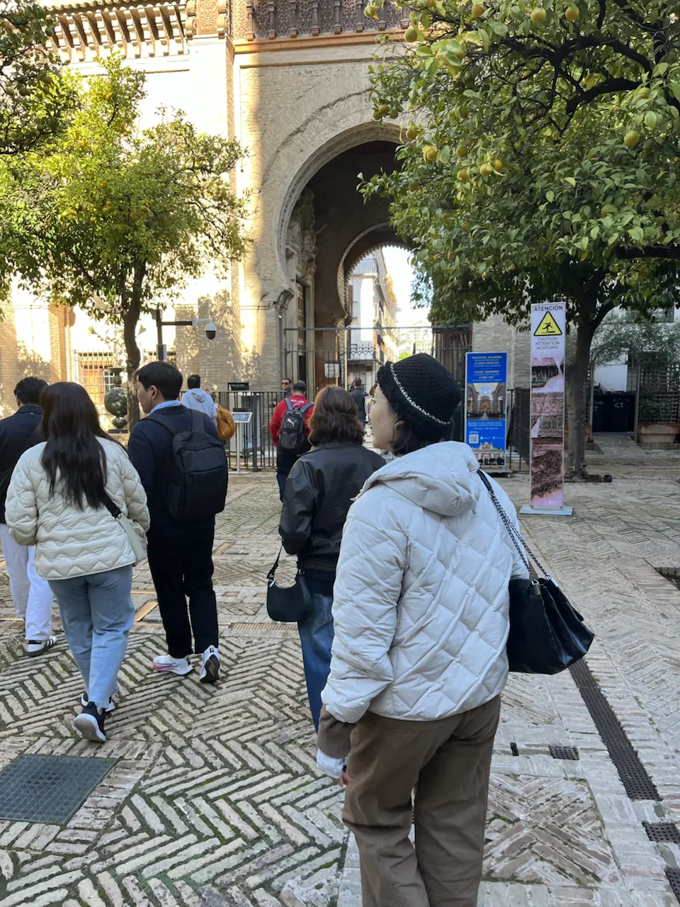 6 Plaza de la Virgen de los Reyes