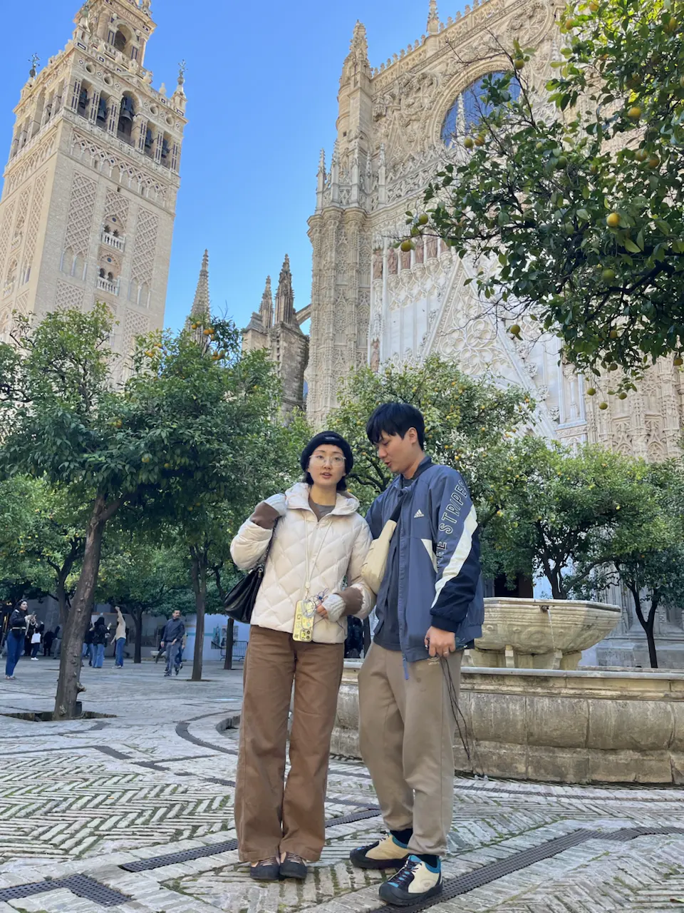 6 Plaza de la Virgen de los Reyes