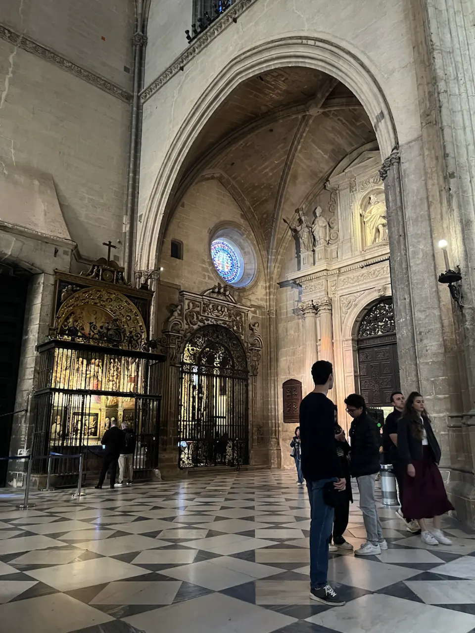 6 Plaza de la Virgen de los Reyes