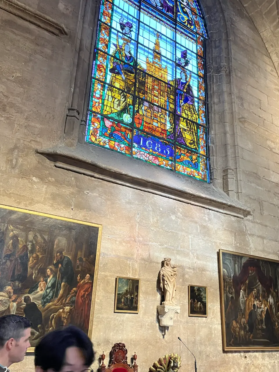 6 Plaza de la Virgen de los Reyes