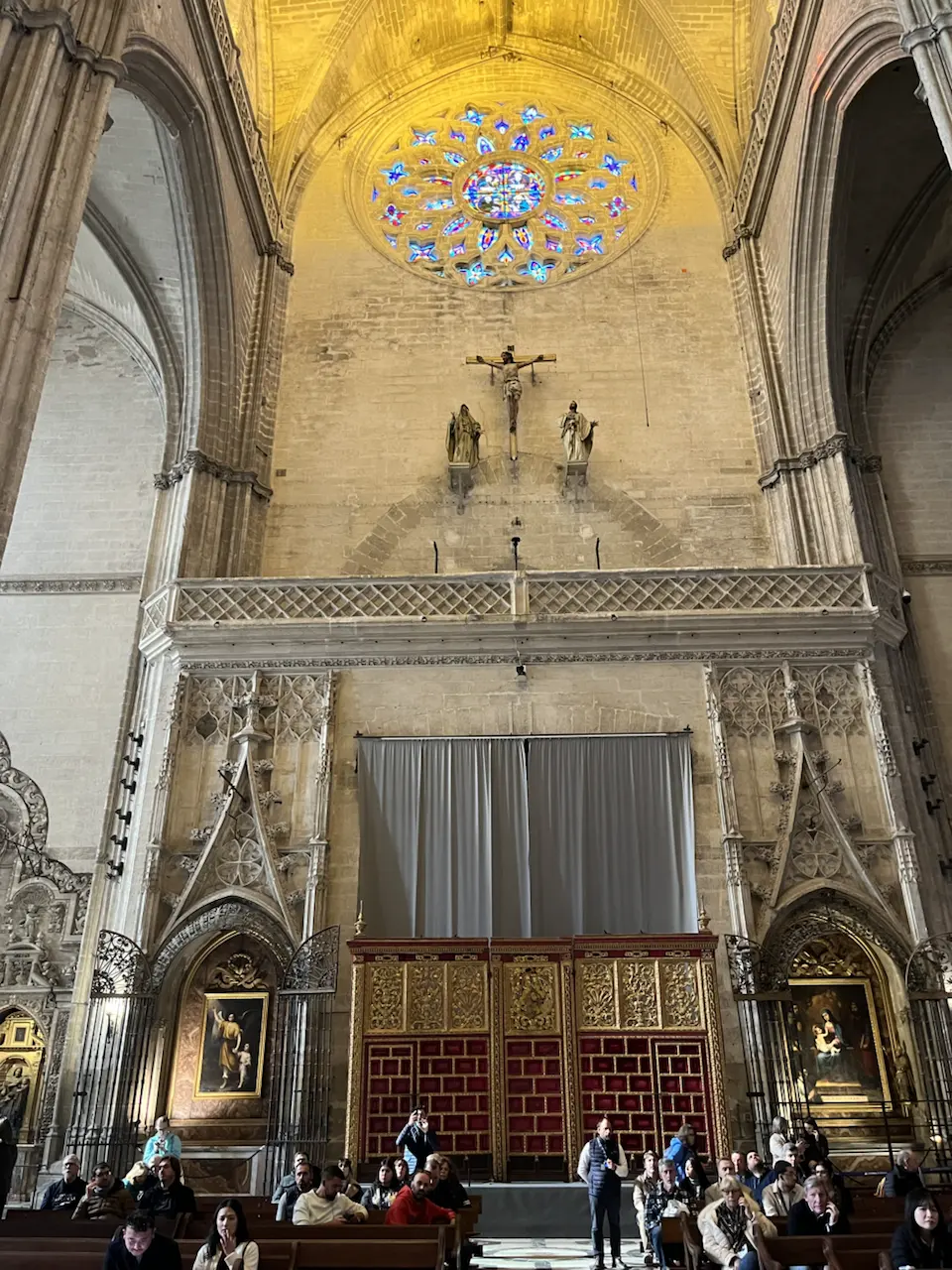 6 Plaza de la Virgen de los Reyes