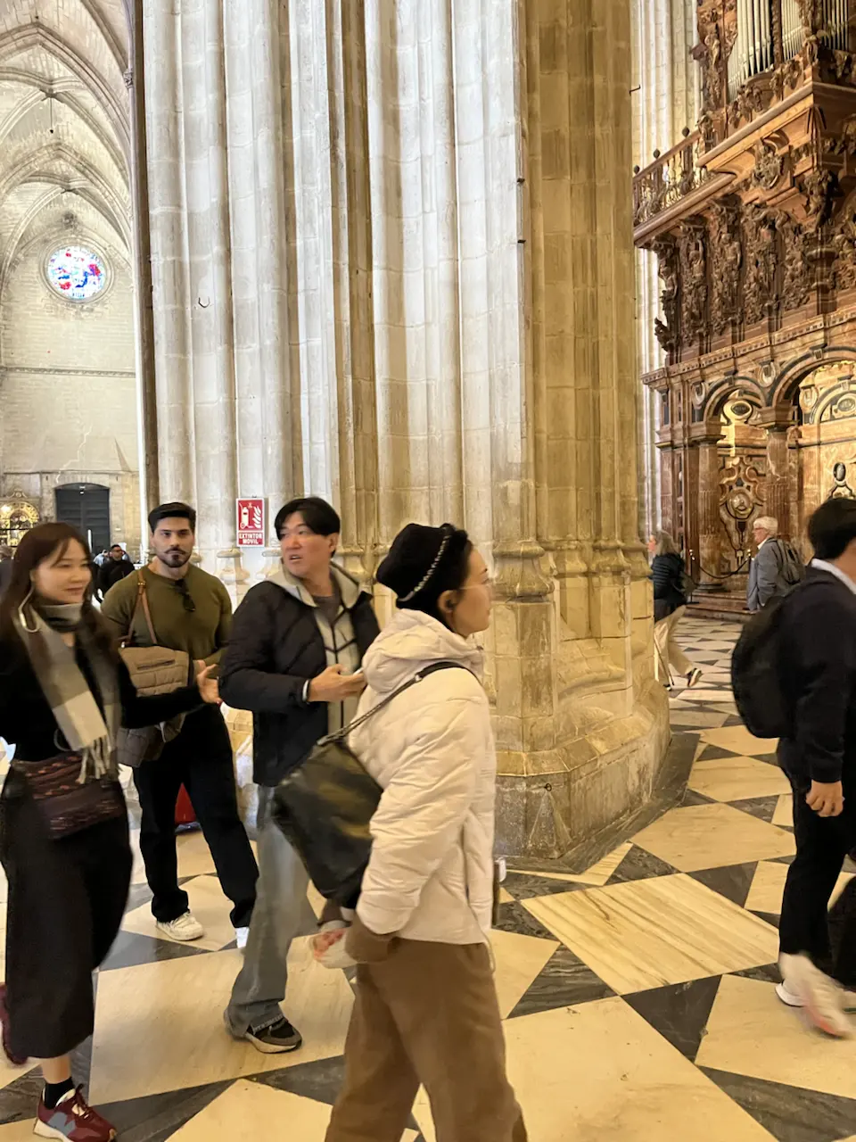 6 Plaza de la Virgen de los Reyes