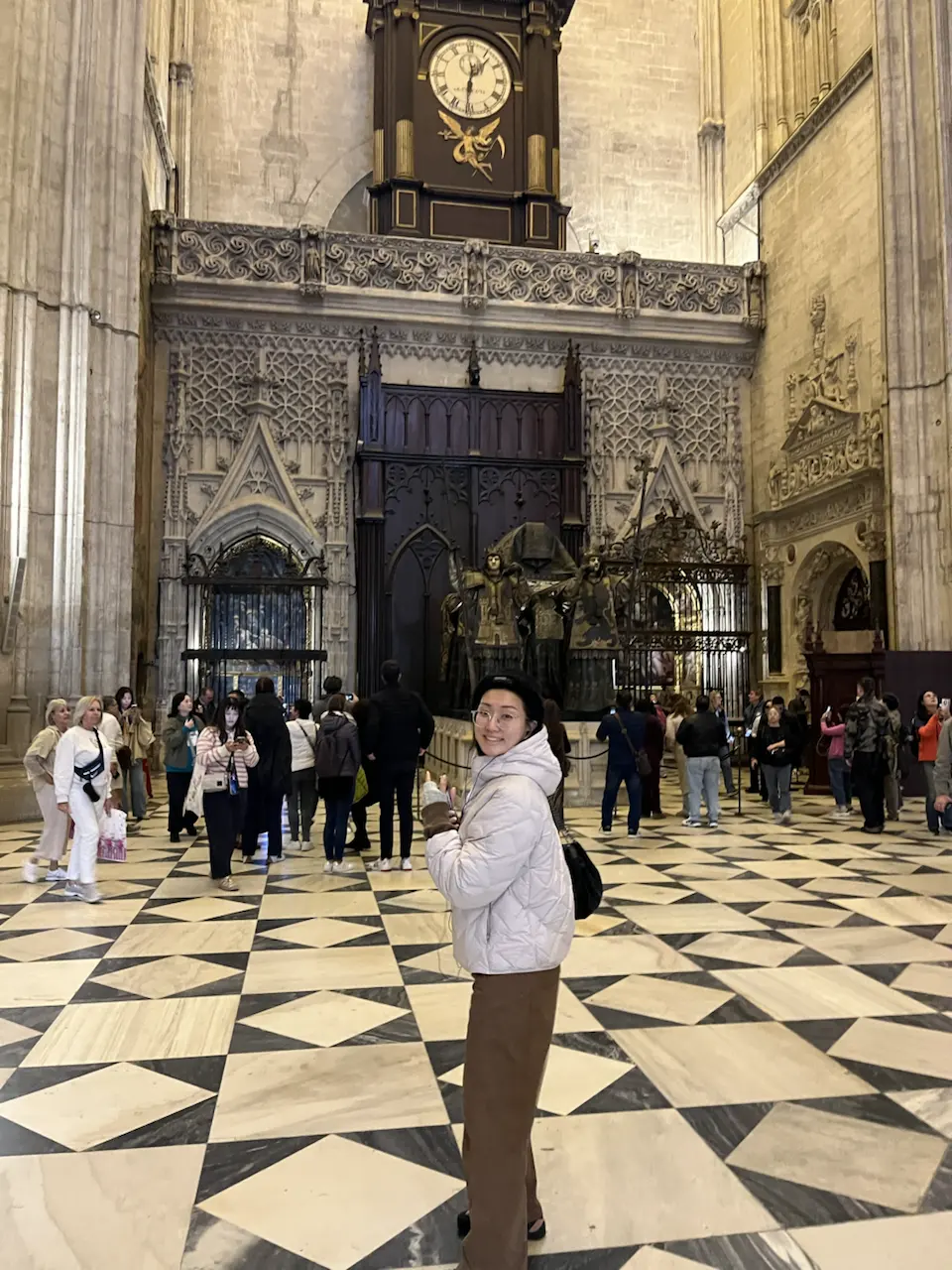 6 Plaza de la Virgen de los Reyes