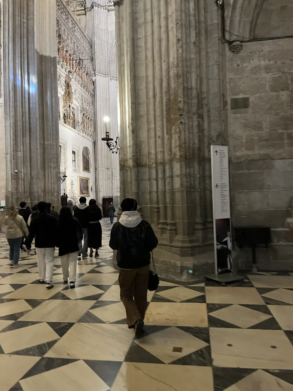 6 Plaza de la Virgen de los Reyes