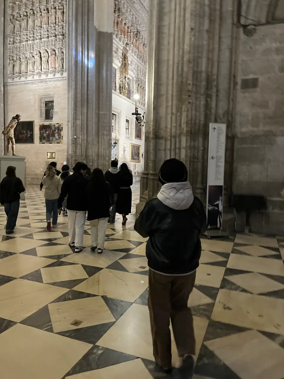 6 Plaza de la Virgen de los Reyes