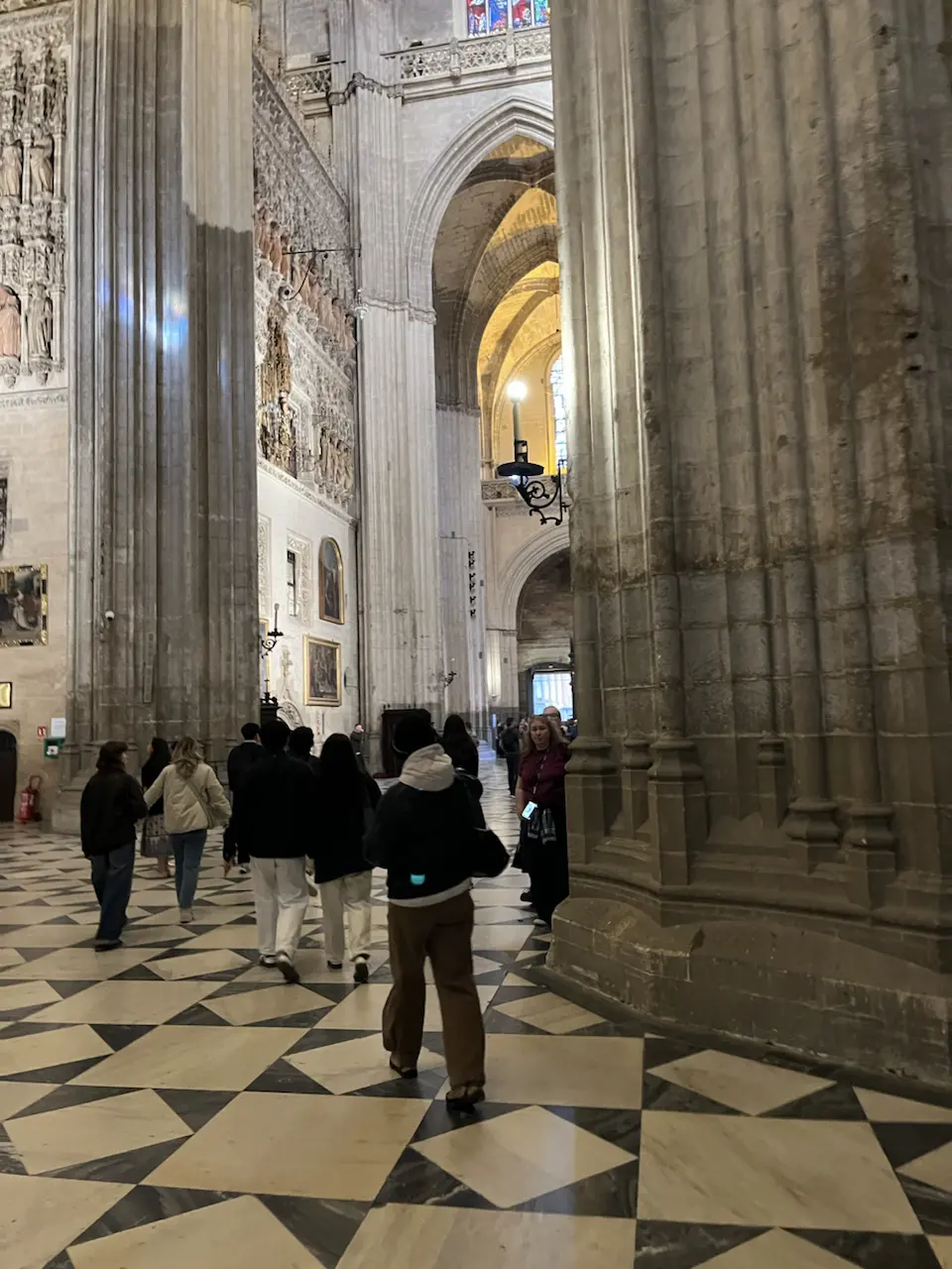 6 Plaza de la Virgen de los Reyes