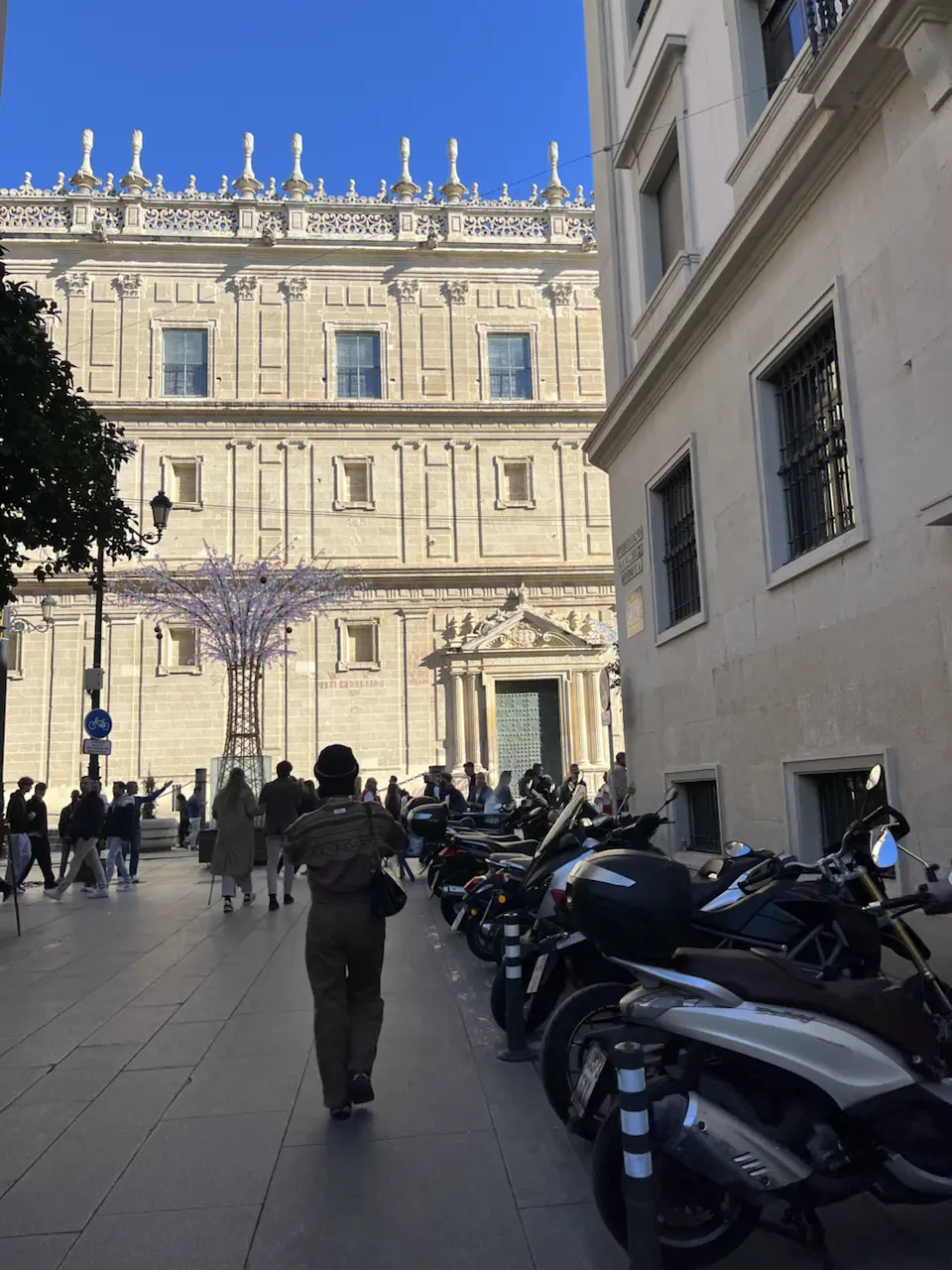 6 Plaza de la Virgen de los Reyes