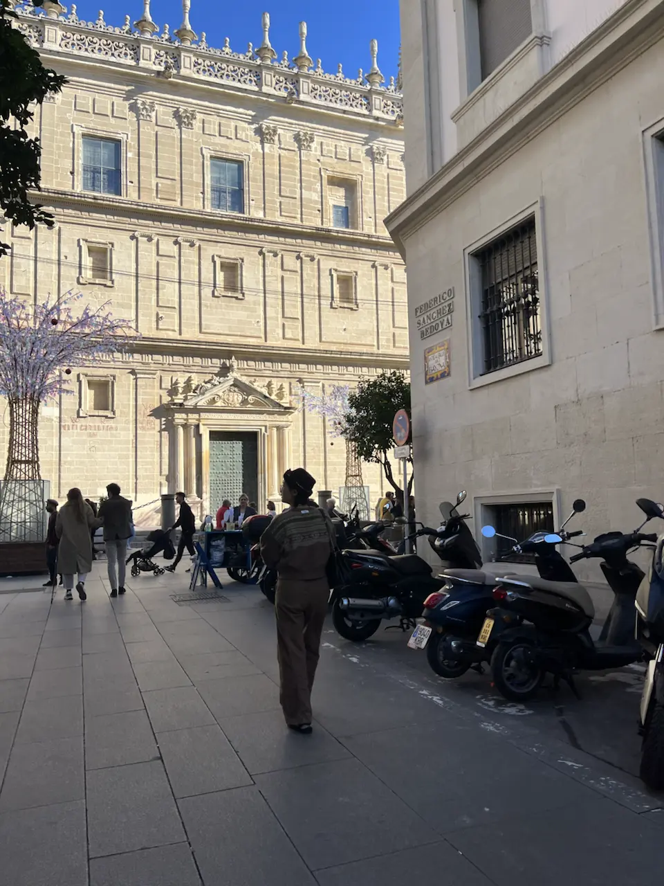 6 Plaza de la Virgen de los Reyes