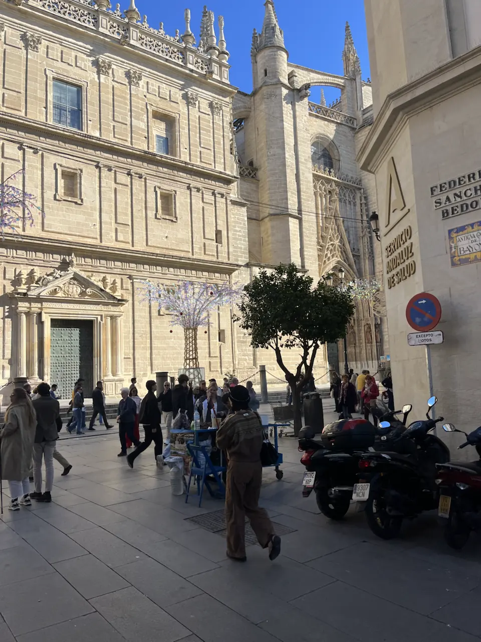 6 Plaza de la Virgen de los Reyes