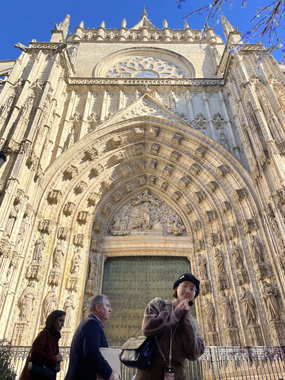 6 Plaza de la Virgen de los Reyes